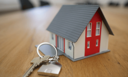 property keys with house keychain